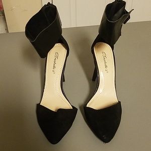 Closed toe heel